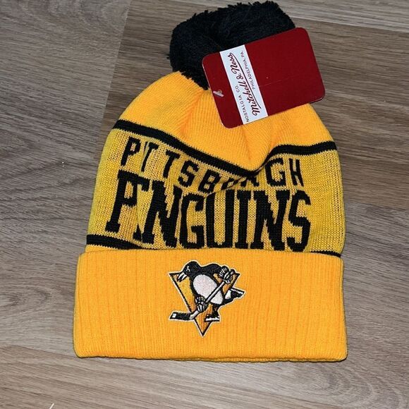 New Mitchell & Ness Gold Pittsburgh Penguins knit beanie ski snowboard hat cap - Picture 1 of 3